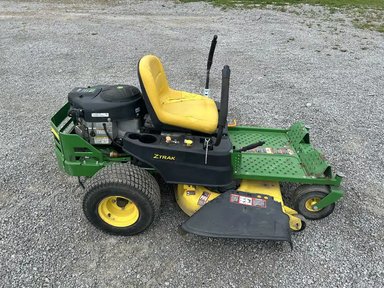 2016 John Deere Z335E Tondeuse à rayon de braquage zéro — photo 2