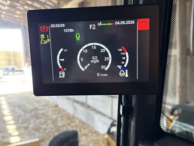 2024 John Deere 324P Tracteur avec chargeur — photo 2
