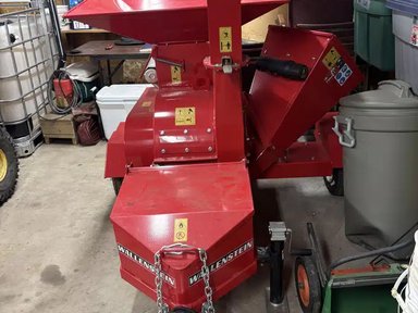 2019 Wallenstein BXMT4224 Déchiqueteuse à bois — photo 2