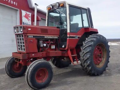 1983 International 886 Tracteur — photo 2
