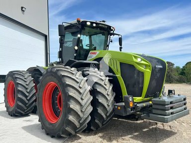 2022 CLAAS XERION 5000 Tracteur — photo 2