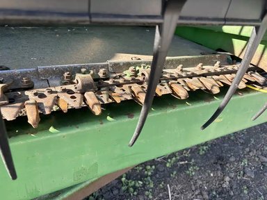 2021 John Deere 635 Header - Flex — photo 2
