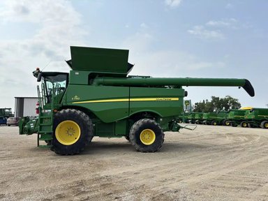 2018 John Deere S790 Batteuse — photo 2