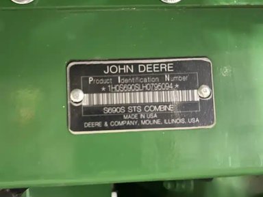 2017 John Deere S690 Batteuse — photo 2