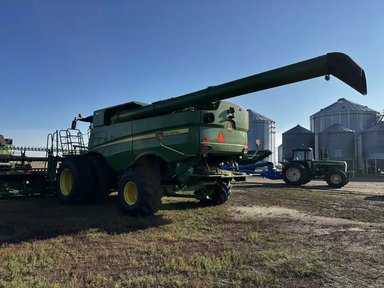 2016 John Deere S690 Batteuse — photo 2