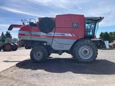 2009 Massey Ferguson 9795 Batteuse — photo 2