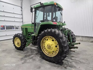 1992 John Deere 7600 Tracteur — photo 2