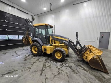 2017 DEERE 410L Rétrocaveuse — photo 2