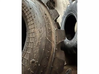 2022 Galaxy 12X16.5 R4 Pneus — photo 2