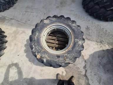 2019 Goodyear 18.4X30 Pneus et roues — photo 2