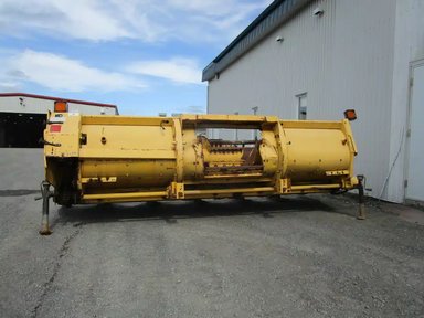 1900 New Holland 360N6 Nez - Maïs — photo 2