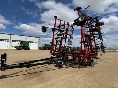 2017 Versatile C700 Cultivateur Sous-soleur — photo 2