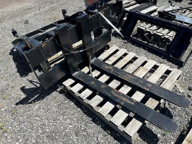 2023 Yanmar ISOV10FORKSV Fourche à palette — photo 2
