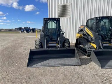 2026 New Holland L334 chargeuse à direction à glissement — photo 2