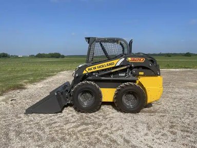 2026 New Holland L320 chargeuse à direction à glissement — photo 2