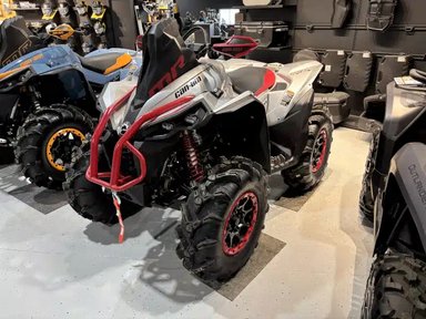 2026 Can-Am 5UTA VTT — photo 2