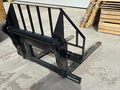 2026 New Holland 420FI Fourche à palette — photo 2