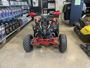 2026 Can-Am 3LTB VTT — photo 2
