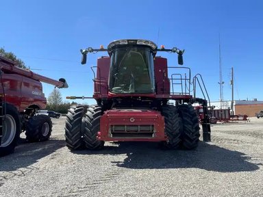 2024 Case IH 8250 Batteuse — photo 2