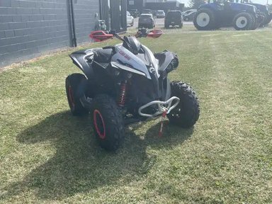 2018 Can-Am XXC 1000R VTT — photo 2
