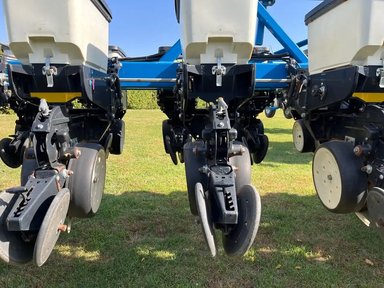 2002 Kinze 3600 Planteur — photo 2
