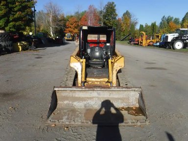 2006 John Deere CT322 chargeuse à direction à glissement — photo 2