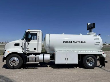 2026 Mack MD7 Truck Cab & Chassis — photo 2