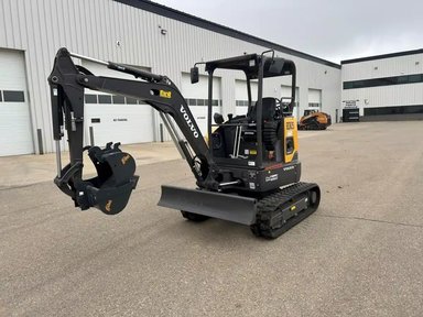 2023 Volvo ECR25D Excavatrice — photo 2