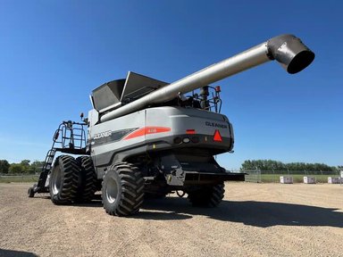 2010 Gleaner A 86 Batteuse — photo 2