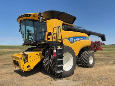 2021 New Holland CR8.90 Batteuse — photo 2