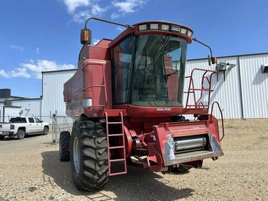 1995 Case IH 2166 Batteuse — photo 2