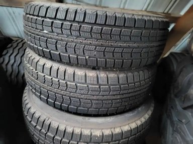 215/75R15 Pneus — photo 2