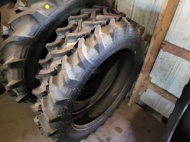 Petlas 230/95R32 Pneus — photo 2