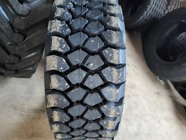 Petlas 12-16.5 IND 35 Pneus — photo 2