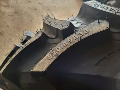 Petlas 320/85R38 Pneus — photo 2