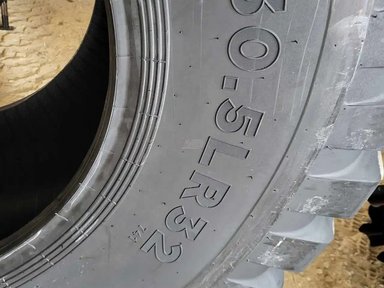 Forerunner 30.5LR32 Pneus — photo 2