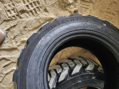 Forerunner 10-16.5 Pneus — photo 2