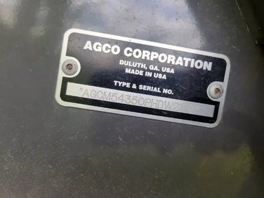 2023 Massey Ferguson 5400 — photo 2