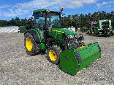 2021 John Deere 4066R Tracteur — photo 2