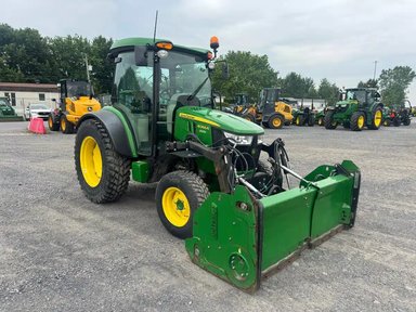2022 John Deere 4066R Tracteur — photo 2