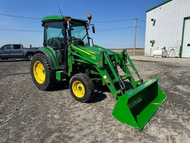 2020 John Deere 4066R Tracteur — photo 2