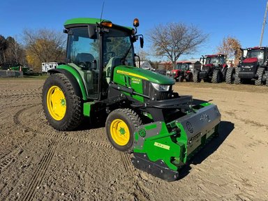 2020 John Deere 4066R Tracteur — photo 2