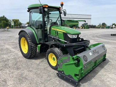 2022 John Deere 4066R Tracteur — photo 2