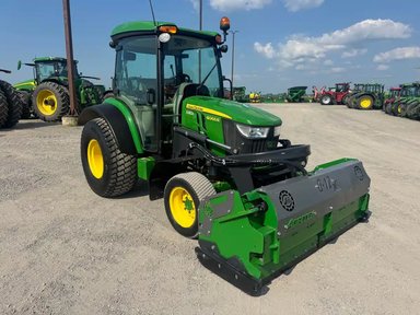 2022 John Deere 4066R Tracteur — photo 2