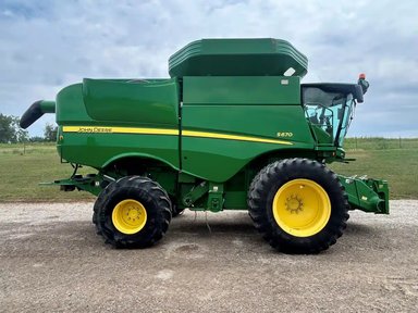 2013 John Deere S670 Batteuse — photo 2