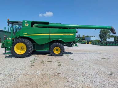 2014 John Deere S690 Batteuse — photo 2