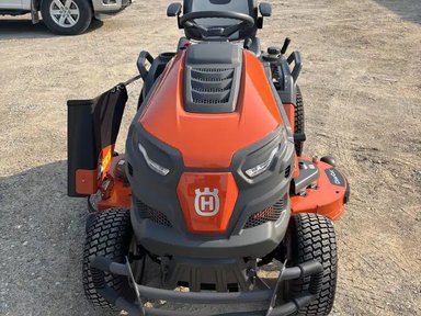 2024 Husqvarna TS354 Tracteur à pelouse — photo 2