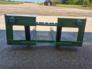 2023 HLA Attachments HD12JD440 Fourche à palette — photo 2