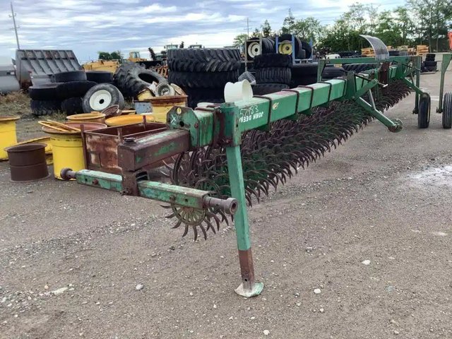 John Deere 400 houe rotative