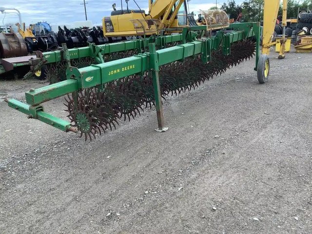 John Deere 400 houe rotative